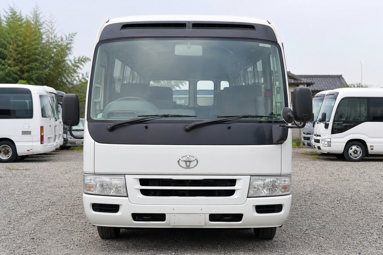 Toyota Coaster — photo 4