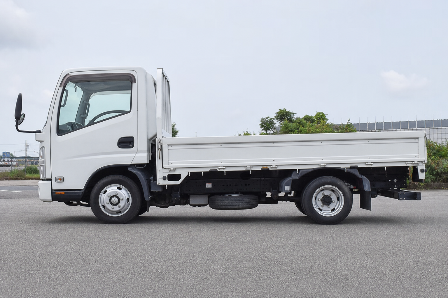 Isuzu Elf — photo 2